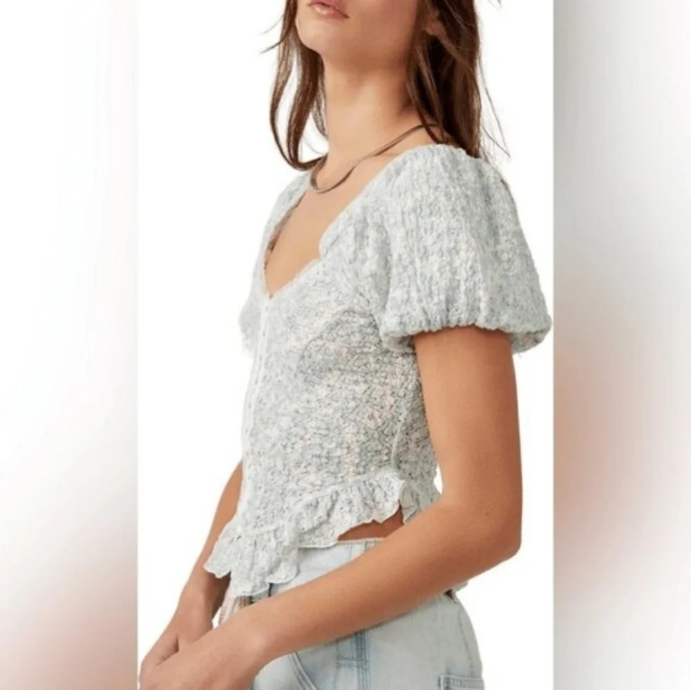 FREE PEOPLE Oh Baby Puff Sleeve Pucker Top In Blue Floral Tea Combo Large NWT